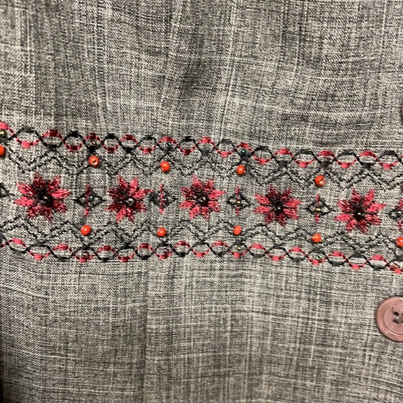 Beautiful upper - Picture 2 of 7